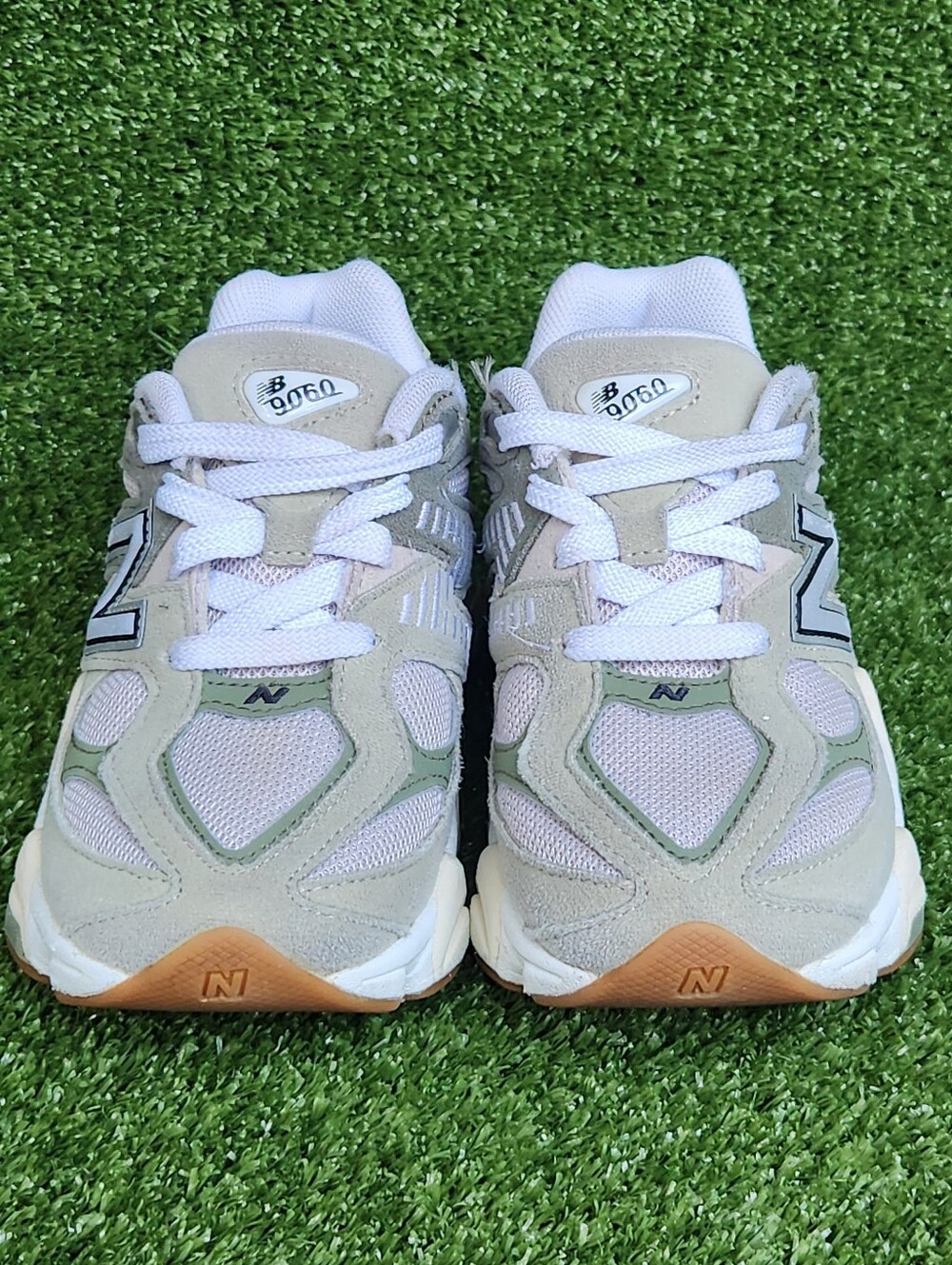 New Balance 9060 Little Girls Size 13 Athletic-Lifestyle Running Sneakers Shoes - Picture 9 of 16